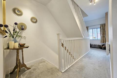 3 bedroom apartment for sale, Clifton Gate, Lytham St. Annes