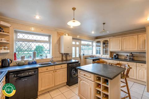 18 Warwick Close, Hatfield Woodhouse, Doncaster, DN7 6PP