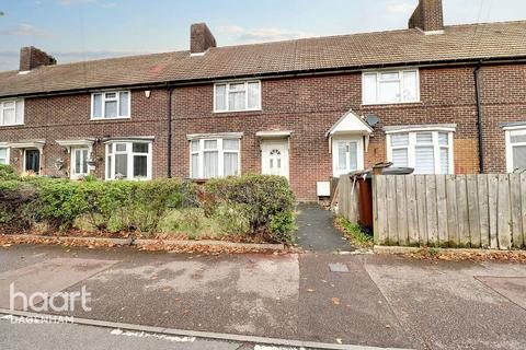 3 bedroom terraced house for sale, Goresbrook Road, Dagenham