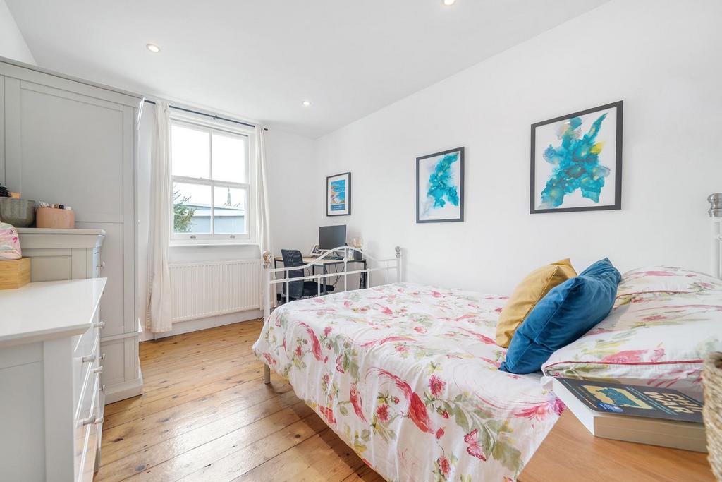 Bedroom 2.jpg