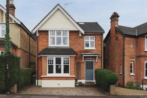 4 bedroom detached house for sale, Fengates Road, Redhill