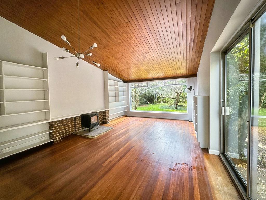 St Pauls Wood Hill, Orpington BR5 5 bed detached bungalow to rent £
