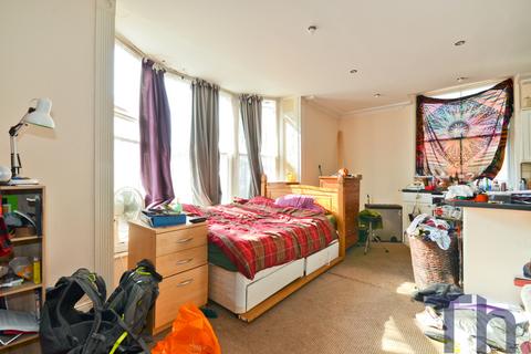 1 bedroom flat for sale, 29A Lugley Street, Newport PO30