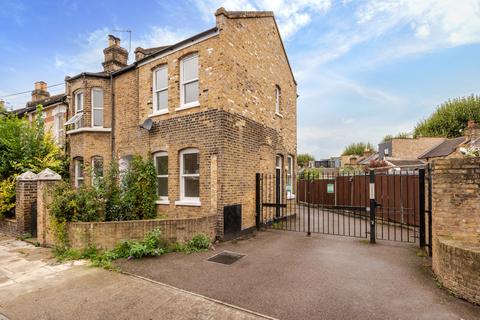 17a Machell Road, London, SE15 3XQ