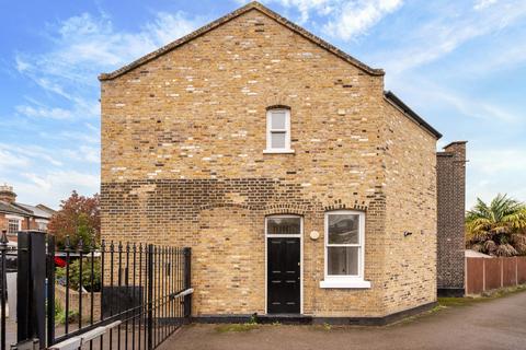 17a Machell Road, London, SE15 3XQ