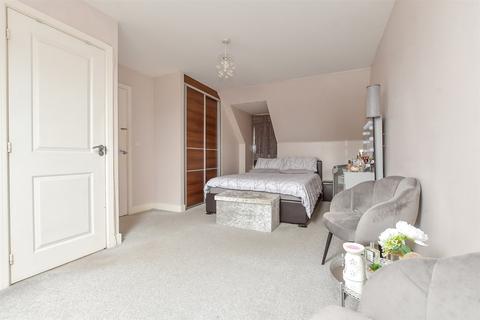 3 bedroom end of terrace house for sale, The Square, Loughton, Essex