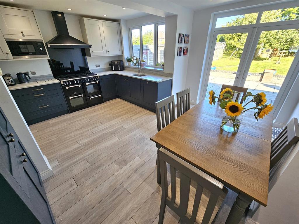 Open Plan Kitchen Breakfast Room