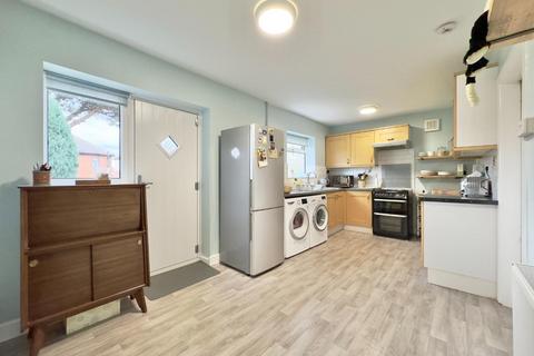 41 Cherrys Road, Barnsley, S71 5QU
