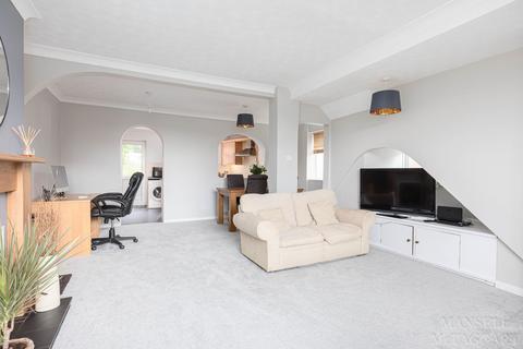 39 Forest View Road, East Grinstead, RH19 4AW