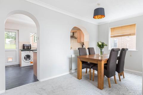 39 Forest View Road, East Grinstead, RH19 4AW