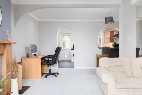 39 Forest View Road, East Grinstead, RH19 4AW