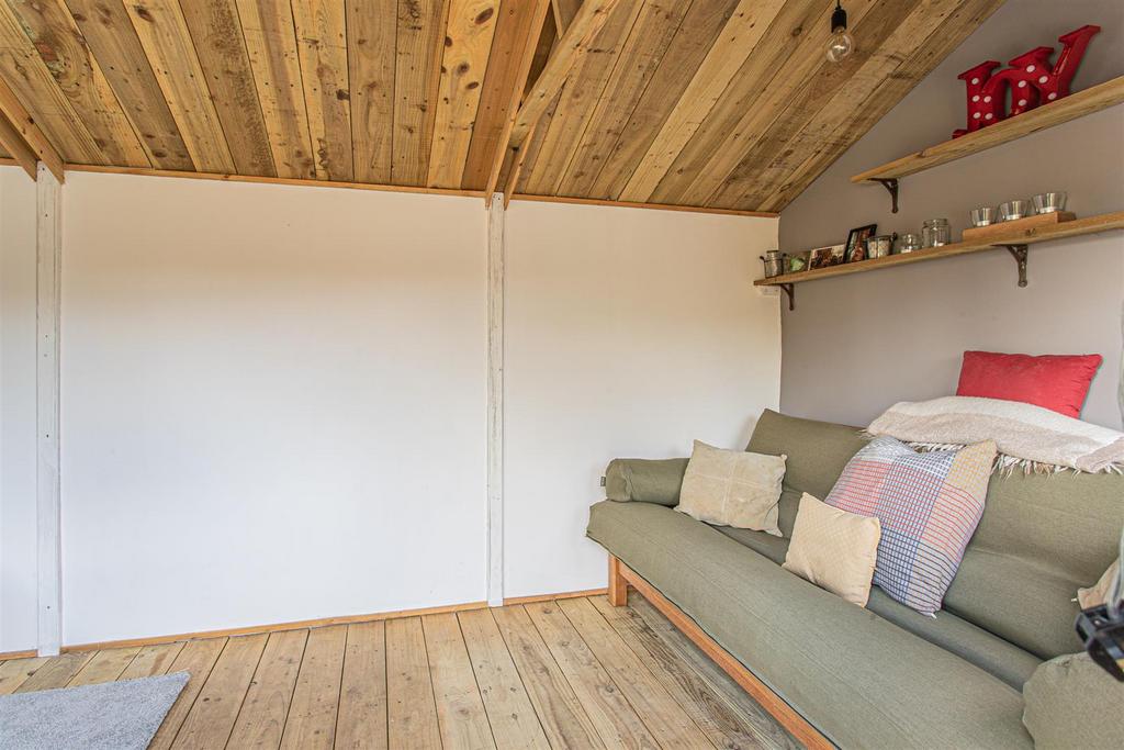 Outbuilding.jpg