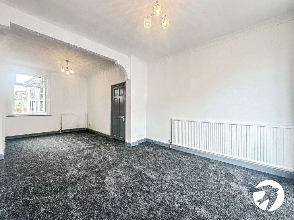 Burwash Road, Plumstead, London, SE18 3 bed terraced house to rent £