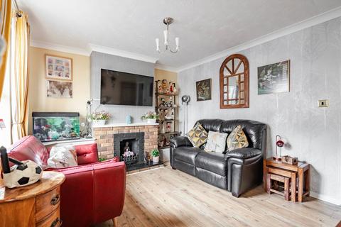 3 bedroom terraced house for sale, Cambridge Road, Lowestoft