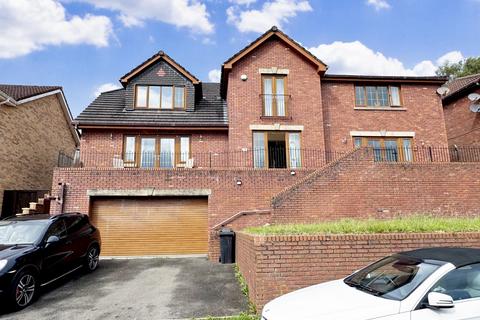 4 bedroom detached house for sale, Treharris CF46