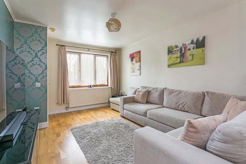 2 bedroom end of terrace house for sale, Bader Gardens, Slough SL1