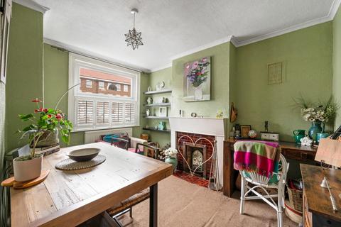 2 bedroom house for sale, Cheam Common Road, Worcester Park KT4