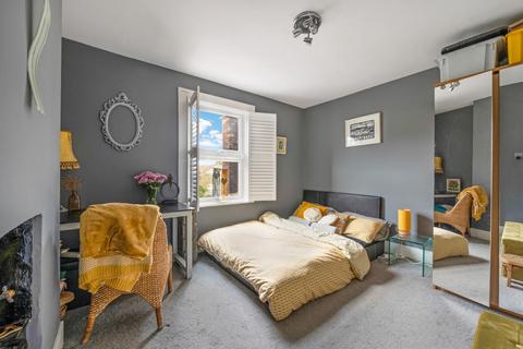 79 Cheam Common Road, Worcester Park, KT4 8TE