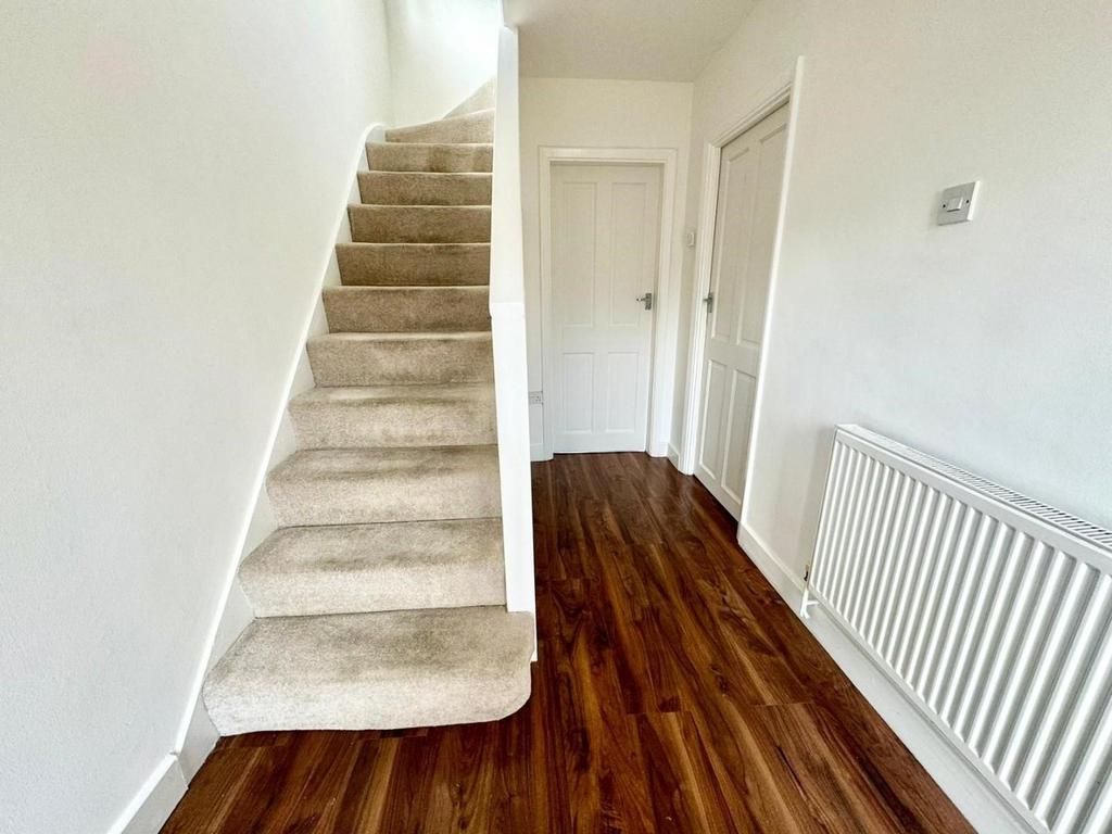 Cornwall Close, Nunthorpe, Middlesbrough 3 bed semidetached house for