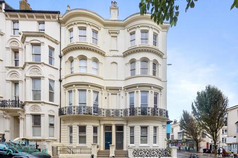 2 bedroom apartment for sale, Cambridge Road, Hove BN3