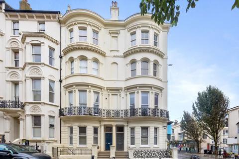 2 bedroom apartment for sale, Cambridge Road, Hove BN3