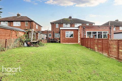 3 bedroom semi-detached house for sale, Hollybush Road, Luton