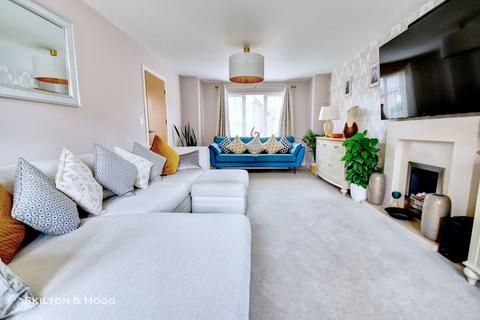 10 Battle Avenue, Daventry, NN11 2NX