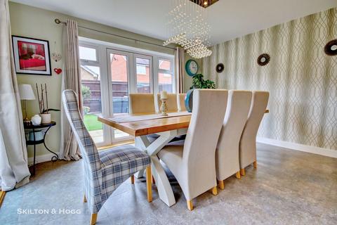 10 Battle Avenue, Daventry, NN11 2NX