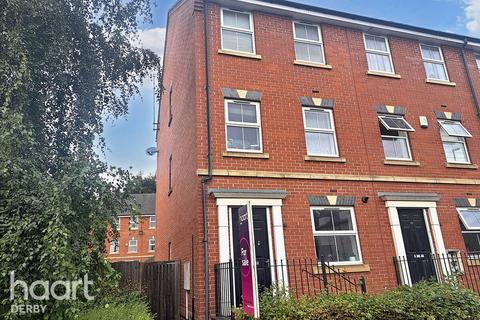 4 bedroom townhouse for sale, Alfreton Road, Chester Green