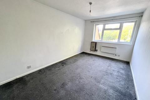 2 bedroom flat for sale, Levett Road,  Leatherhead, KT22