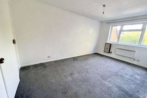 2 bedroom flat for sale, Levett Road,  Leatherhead, KT22