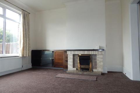 3 bedroom semi-detached house to rent, Torridon Road, Dewsbury