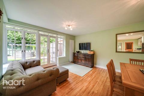 8 Bantock Way, Witham, CM8 1BD