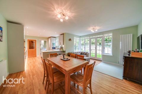 8 Bantock Way, Witham, CM8 1BD