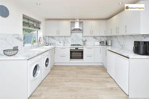 287 Fenpark Road, Stoke-on-trent, ST4 2PA