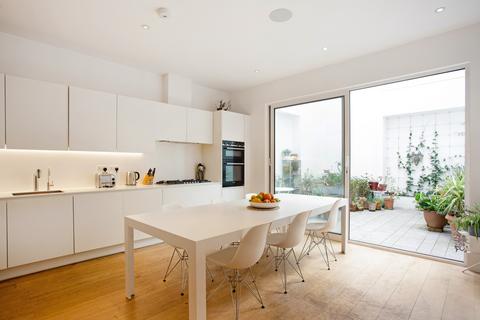 3 bedroom end of terrace house for sale, Osiers Road, Putney, London, SW18