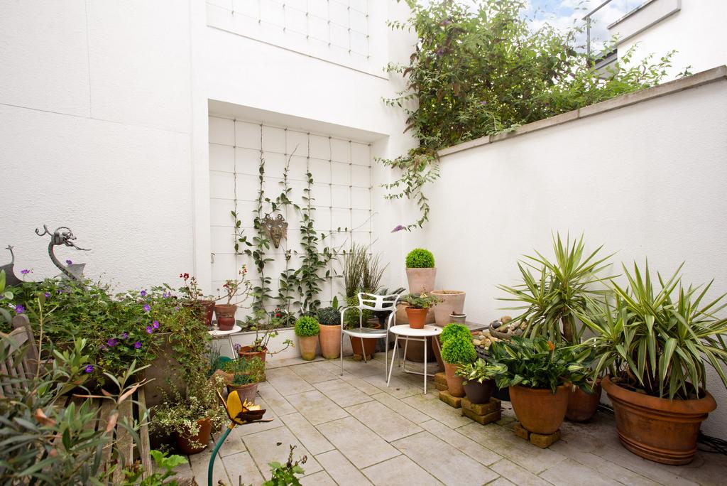 Courtyard Garden