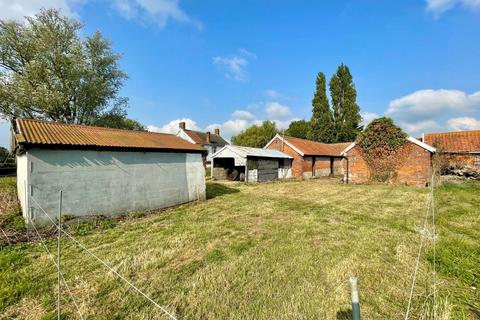 3 bedroom property with land for sale, Long Lane, Winfarthing, IP22 2EY