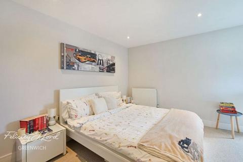 2 bedroom flat for sale, Hatfield House, Merry Weather, London, SE10 8EW