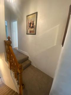 2 bedroom maisonette to rent, Goring Road, London N11