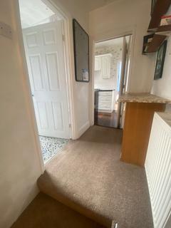 2 bedroom maisonette to rent, Goring Road, London N11