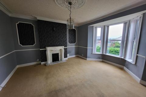 2 bedroom flat for sale, Rhuddlan Road, Rhyl