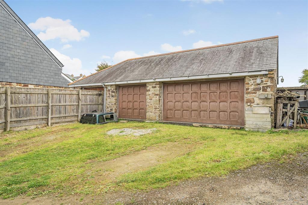 Triple Garage