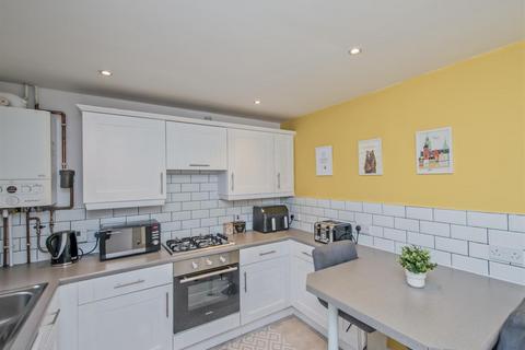 3 bedroom townhouse for sale, Windmill Court, Lower Wortley, Leeds