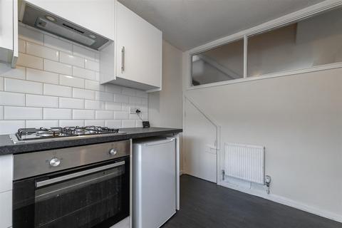 3 bedroom end of terrace house for sale, Chantry Lane, London Colney