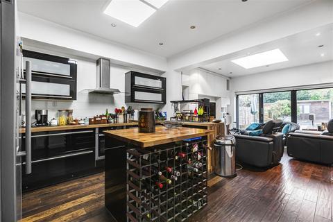 4 bedroom terraced house for sale, Firs Lane, Winchmore Hill, N21