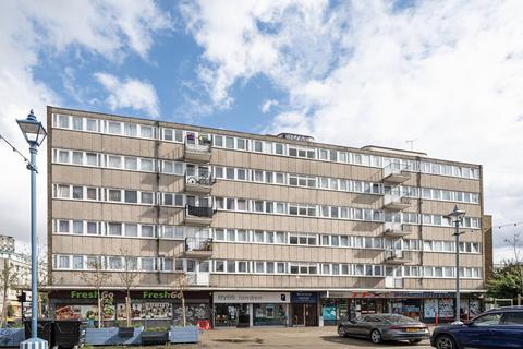 2 bedroom flat for sale, Windsor House, Knottisford Street, Bethnal Green, London, E2