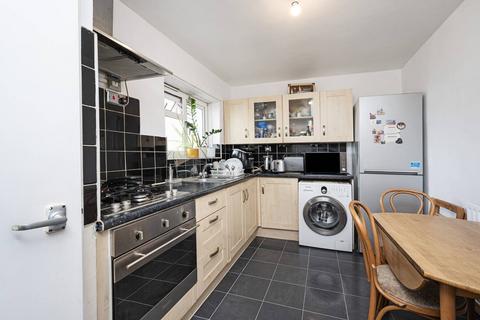2 bedroom flat for sale, Windsor House, Knottisford Street, Bethnal Green, London, E2