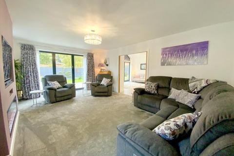 4 bedroom detached house for sale, Chapel Road, Tetney, Grimsby