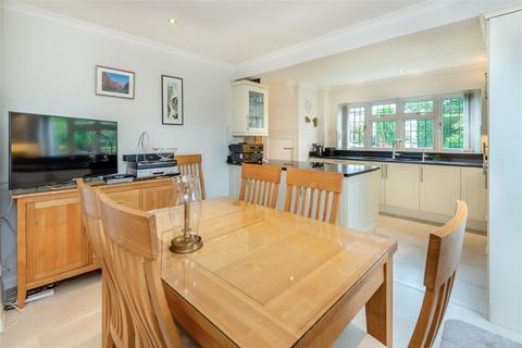 4 bedroom link detached house for sale, Lawford Close, Chorleywood WD3